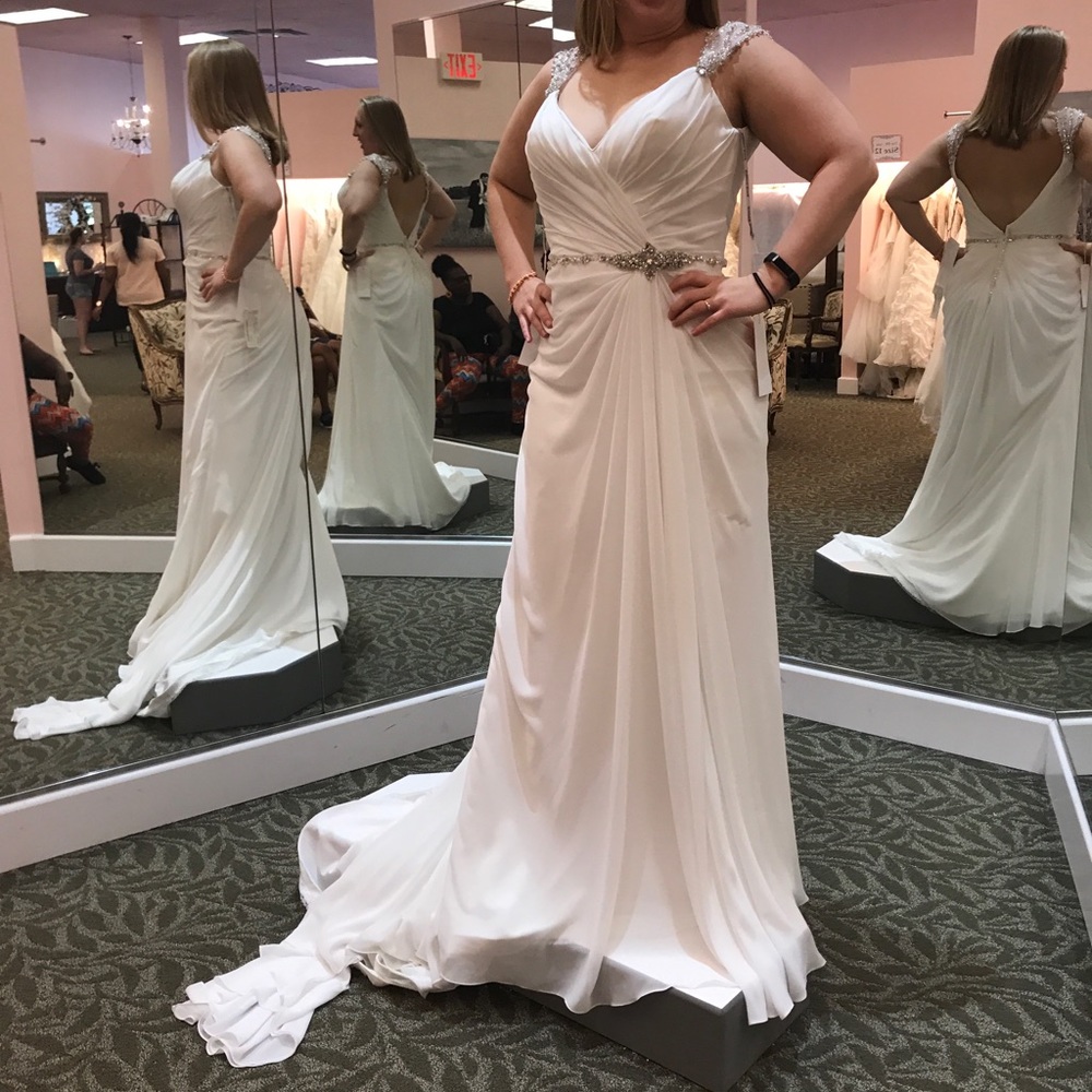 Unaltered Maggie Sottero wedding dress size 12